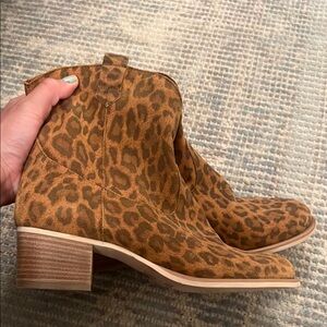 BRAND NEW NEVER WORN Leopard Print Ankle Boots
